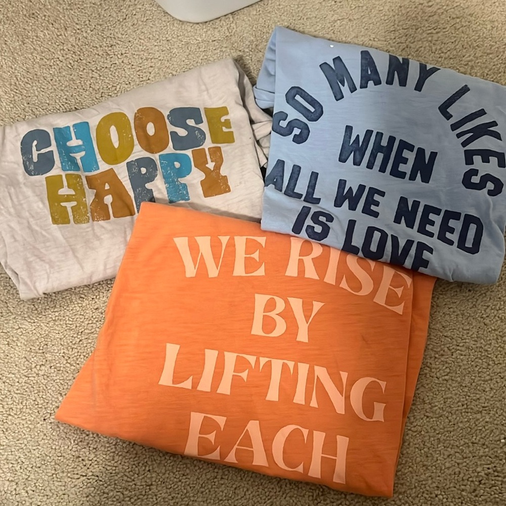 Old Navy 3-Pk Uplifting Sayings Shirts. Size L.
